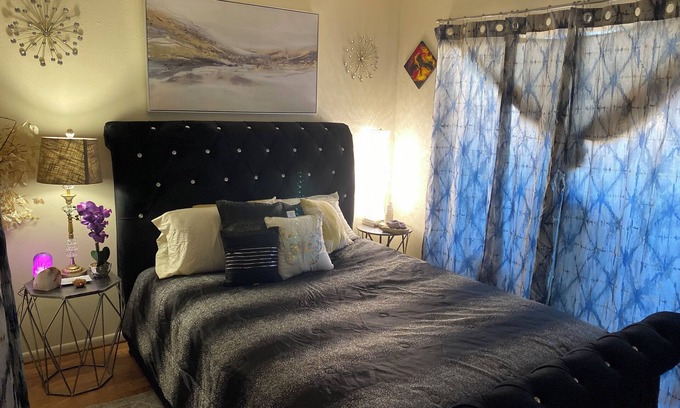 South Main Condo | Unique 2 bdrm condo w/cold AC, WiFi, sauna, foot massager, patio by NRG Stadium