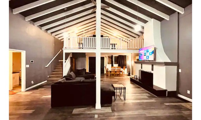 La Presa House | Unique 2 Bedroom home with Hot tub and Loft.