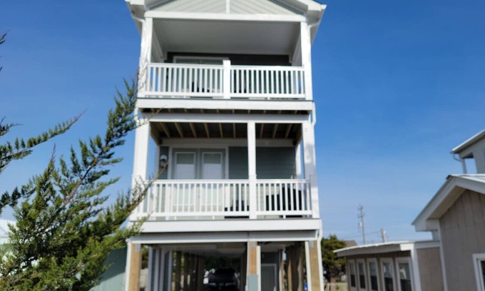 Atlantic Beach House | Unique 3BR Home with great views|Beach Access|