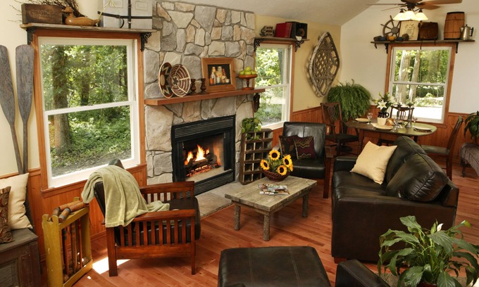 Eureka Springs Cottage | Unique and Close to Downtown - Lake Lucerne Resort & Ranch Tom Sawyer