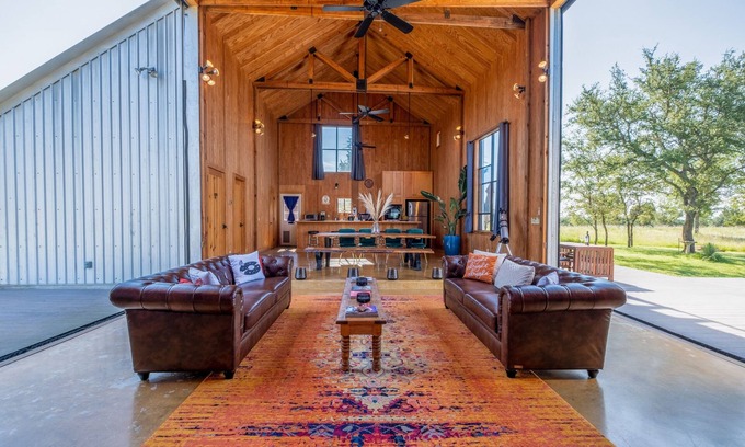 Johnson City House | Unique barn on a 60 acre ranch with stunning views