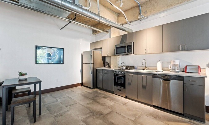 Cedars Apartment | Unique Dallas Loft Apartment
