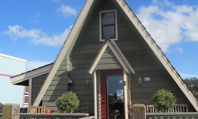 Marin City Boat Rental | Unique floating home on Richardson Bay