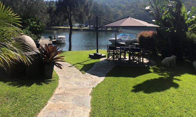 Church Point House | Unique Gorgeous Waterfront property on Pittwater with Jetty and flat back yard