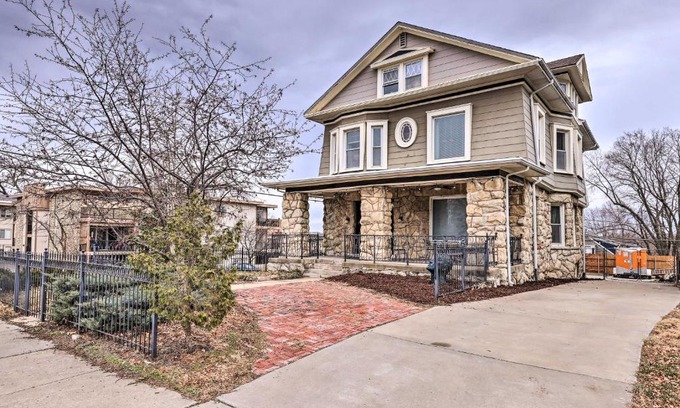 Southmoreland Apartment | Unique Kansas City Apt Walk to KC Streetcar Stop!