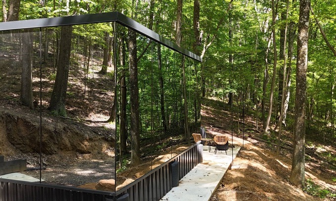 Laurelville House | Unique Mirrored Home with fire pit + hot tub