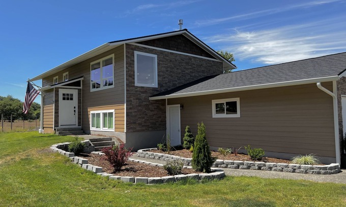 Forks House | Unique renovated 4 bedroom home on private corner lot