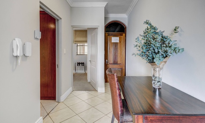 Stellenbosch Central Apartment | UniqueStay Oudehoek 1 Bedroom Apartment