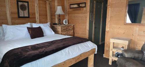 Cedaredge Cabin | Unit 2 at the Cedaredge Lodge