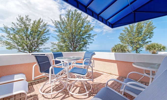 Longboat Key Condo | Unit #304 Sand Cay Beach Resort Gulf Front