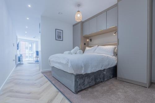 Sheffield Apartment | Unit 4 Modern & Stylish 1-BR Flat, Near bramall Lane, Free WIFI, Secure parking