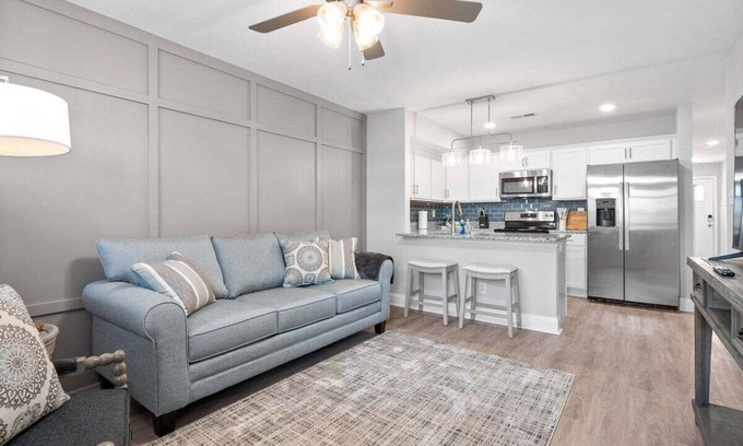 Clarksville House | Unit #808 Peachers Place Townhomes