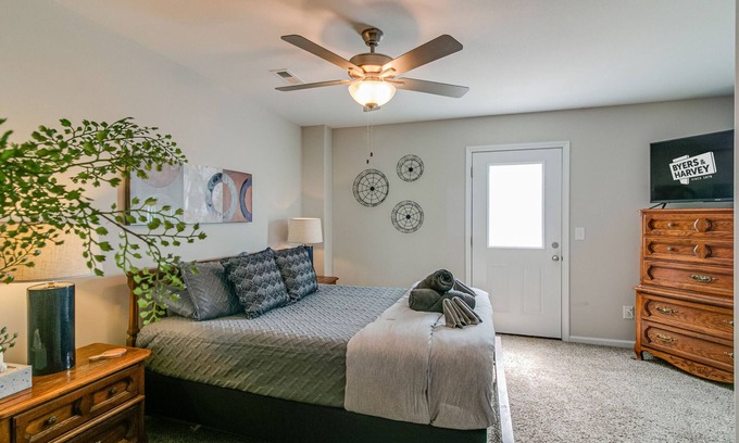 Clarksville House | Unit #A 1010 Franklin St