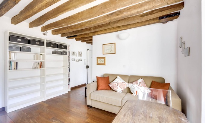 Saint-Germain-des-Pres Apartment | UNIT002 Saint Germain des Près (Saints Pères) - 1 bedroom apartment - 4 pax