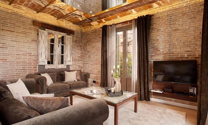 Sant Antoni Apartment | Universitat Building! Rooftop terrace with pool and views!
