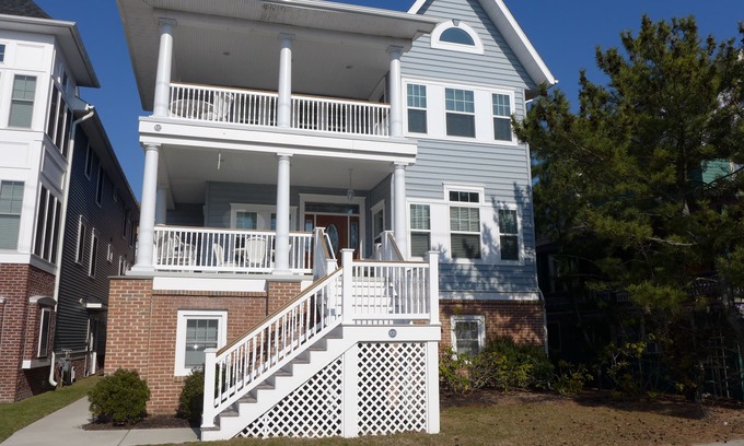 North End Condo | Unrivaled, 2nd to none, Queen of Wesley on Doctors Row.stunningly beautiful