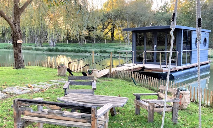 Sarzeau House | Unusual ecolodge surrounded by nature 5 minutes from the beach