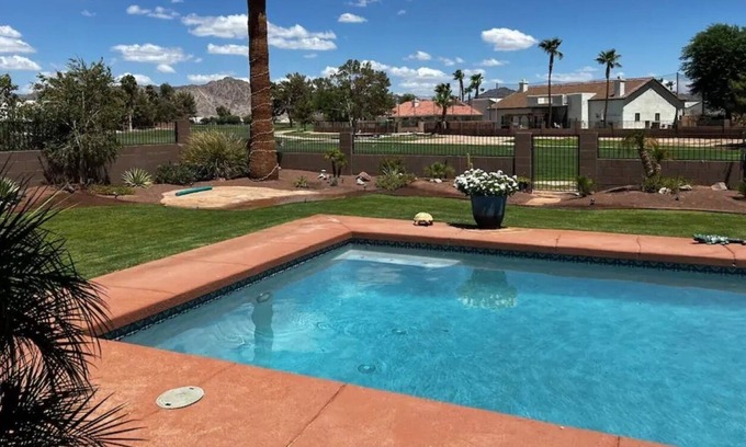 Fortuna Foothills House | Unwind and relax away from home