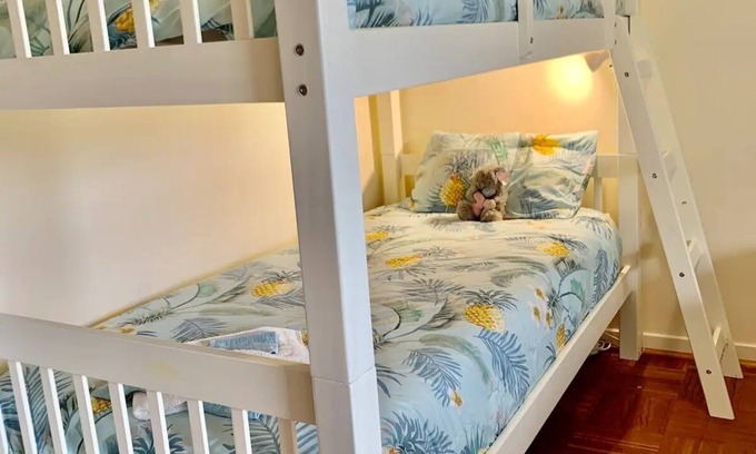 Tuross Head House | Unwind in a stylish 3 bedroom home. Within an easy stroll to beach park & shops.