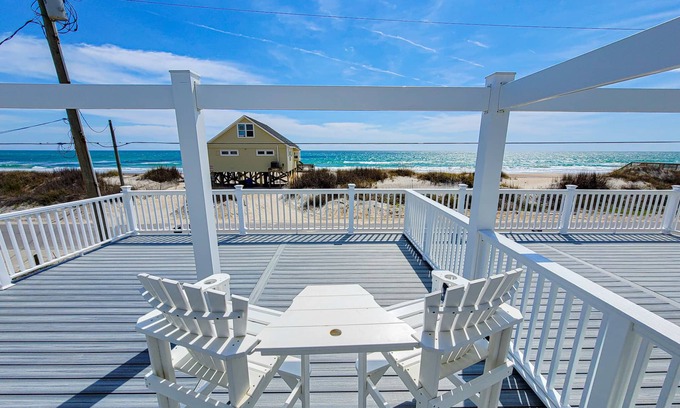 Surf City House | Unwind in Style at Elysium
