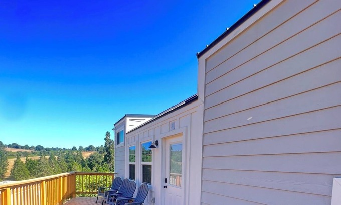 Fair Play Cottage | Unwind in Wine Country: Winery Retreat with Two Loft Bedrooms