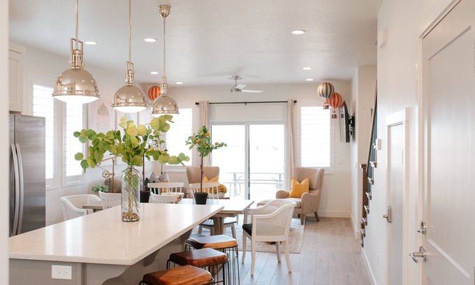 Washington Fields House | Up Up and Away – Colorful Southern Utah Escape Near Zion & St. George