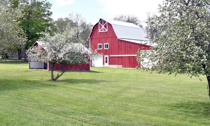 Interlaken Other | Updated 1870’s Farmhouse off Lake Cayuga and on the Finger Lakes Wine Trail