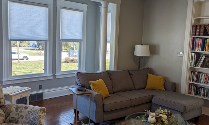 Sturgeon Bay Apartment | *Updated 1st floor Apartment