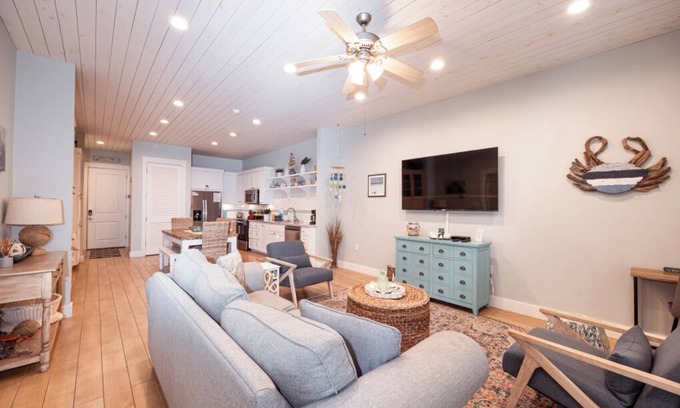 Cinnamon Shore Condo | Updated Designer Condo w/Great Cinnamon Shore Style & Amenities