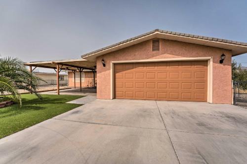 Bullhead City House | Updated Family Home - 2 Blocks to Colorado River!
