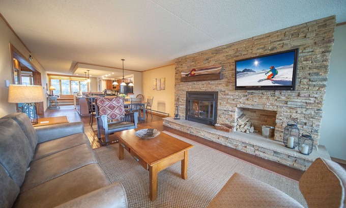 Keystone Condo | Updated, Gorgeous Mtn Views, Deck, Shuttle