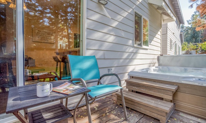 Westbrook Meadows House | Updated Luxury in this Gorgeous Home in Desirable Westside Bend with Hot Tub!