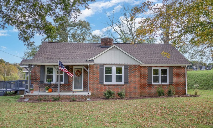 Dickson Other | Updated Modern Farmhouse Near Downtown Dickson!