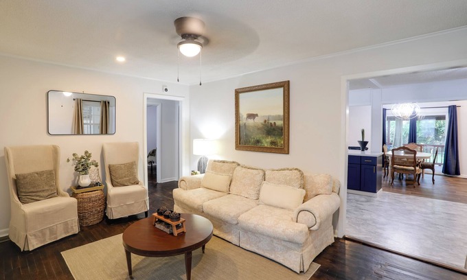 Greenwood Cottage | Updated North Greenwood Cottage < 1 Mi to Dtwn!