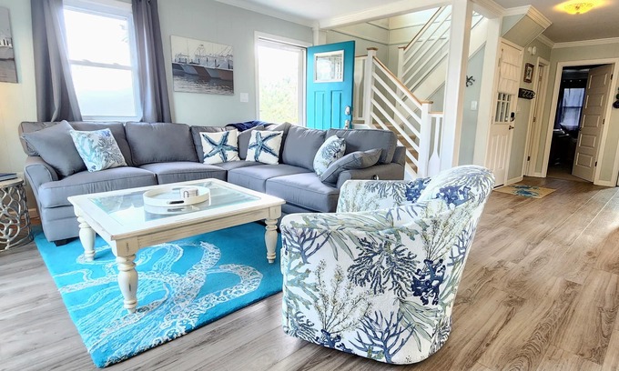 Kill Devil Hills House | Updated Oceanside 4BR/2Bath Saltbox/HOT TUB/walk to the beach/MP9