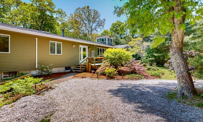 Monument Beach House | Updated ranch house with amazing deck & yard - 1 mile to the beach