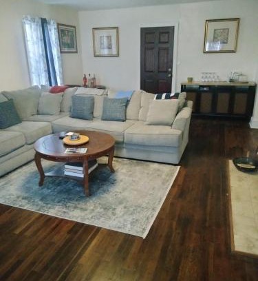Montgomery House | Upper Floorer