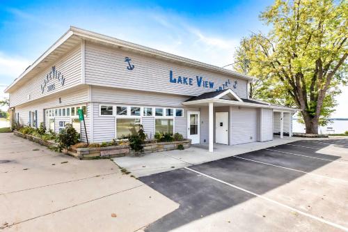 Lake City Hotel | Upper Level Lakeview suite