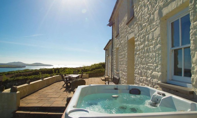 St Brides House | Upper Porthmawr - 5 Bedroom Cottage - Whitesands