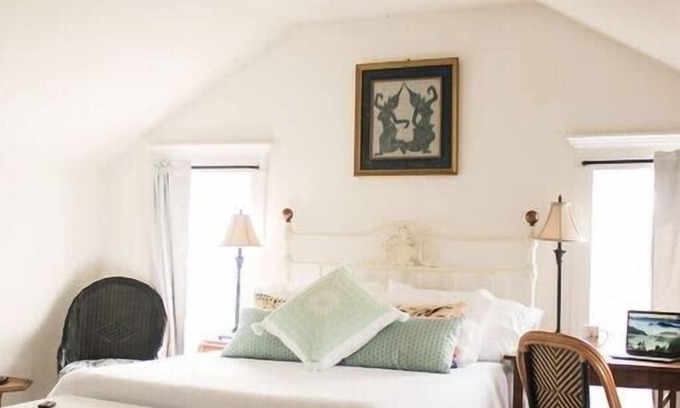 Eureka Springs Historic District Apartment | Uppercase Lodging, Near Downtown, Pet Friendly