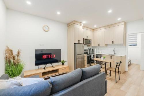 Capitol Hill Apartment | Upscale 1 Bedroom Suite Near Downtown, Free Wifi and Coffee