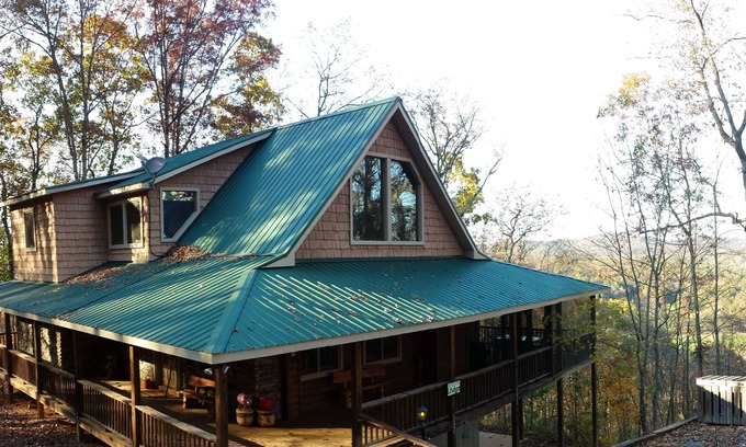 Morganton House | Upscale And Roomy Mountain Retreat