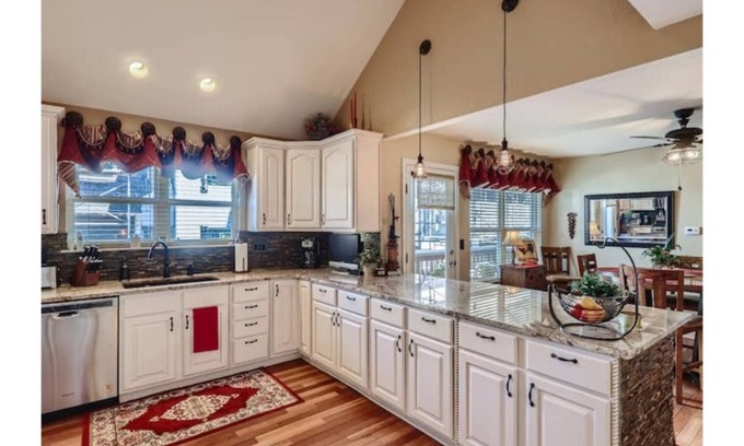Rosedale House | Upscale Central Denver Home Surrounded by Parks!