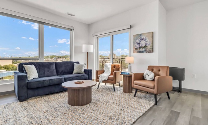 University Circle Apartment | Upscale & Charming ADA 2BR | Cleveland Clinic