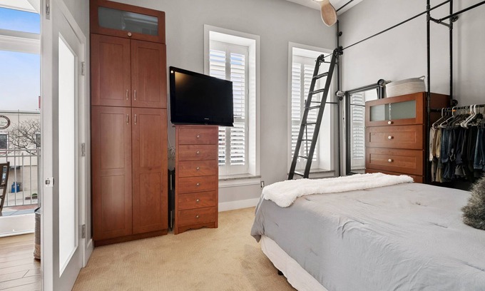 Saint Joseph Condo | Upscale Condo located right downtown near Silver Beach, restaurants, & shopping!