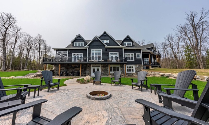 McKellar Cottage | Upscale Cottage Escape on Lake Manitouwabing – Serenity Awaits