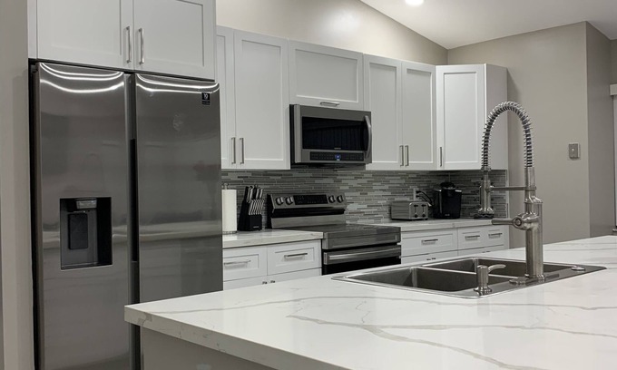 Miramar House | Upscale house close to Hardrock Stadium