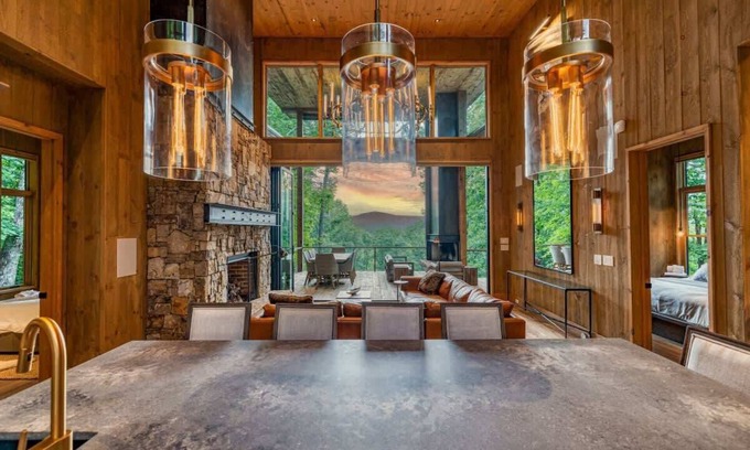 Blue Ridge Cabin | Upscale Modern Cabin/Hot tub/Fireplace