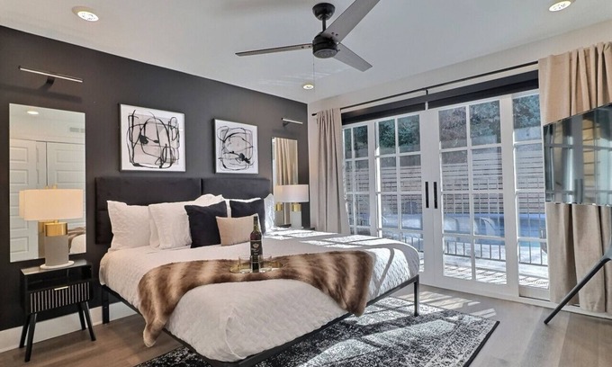 Crestline Heights Apartment | Upscale suite w/pool & extra large balcony