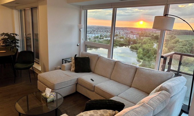 Oakville Condo | Upscale Urban Retreat | 2BR/2BA Corner Condo | Longterm Booking 30+ days only